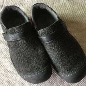 Women’s JBU Black Felt Slip-On Shoes with Adjustable Strap